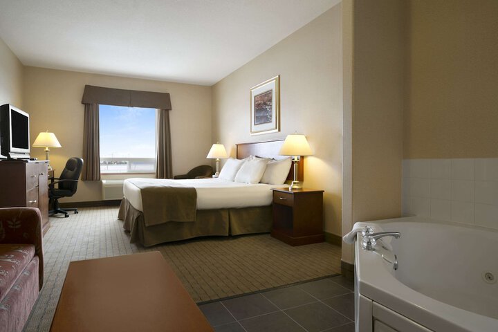 Room 9 of 12