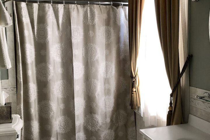 Room 129 of 235