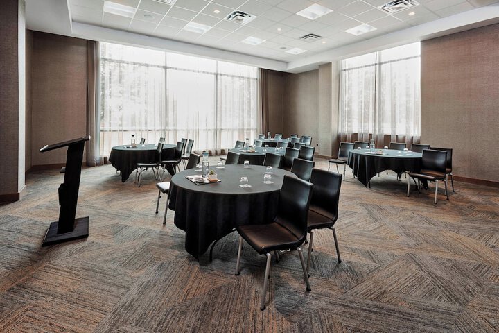 AC Hotel by Marriott Cincinnati at the Banks