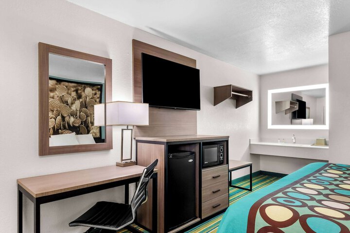 Room 35 of 44