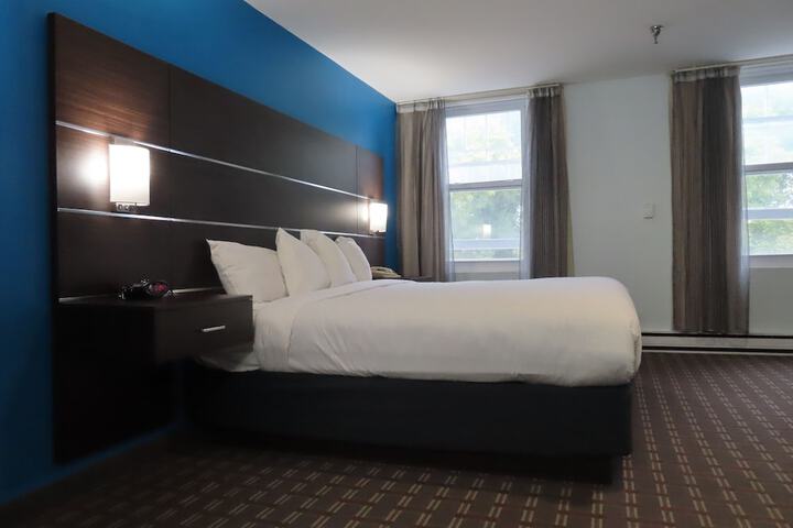 Room 60 of 76