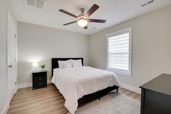 Charming Ozark Abode w / Yard & Pool Access