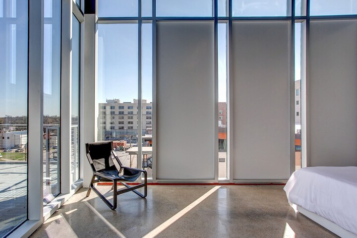 Room 10 of 46