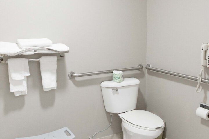 Room 17 of 37