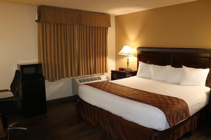 Room 12 of 16