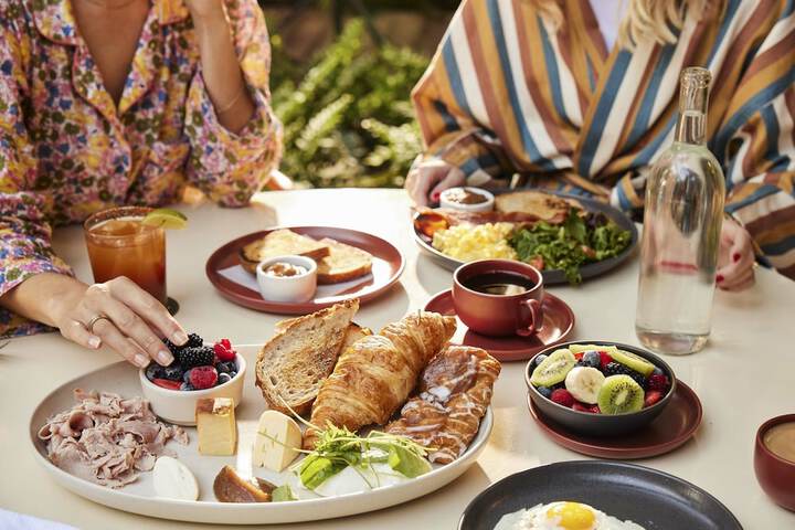 Breakfast/Coffee Service 50 of 73