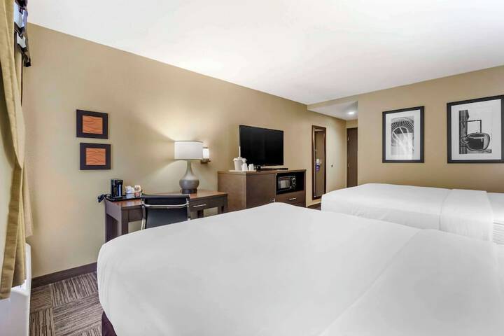 Room 16 of 38