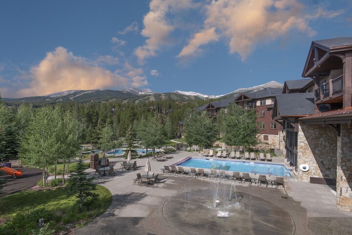 Grand Timber Lodge