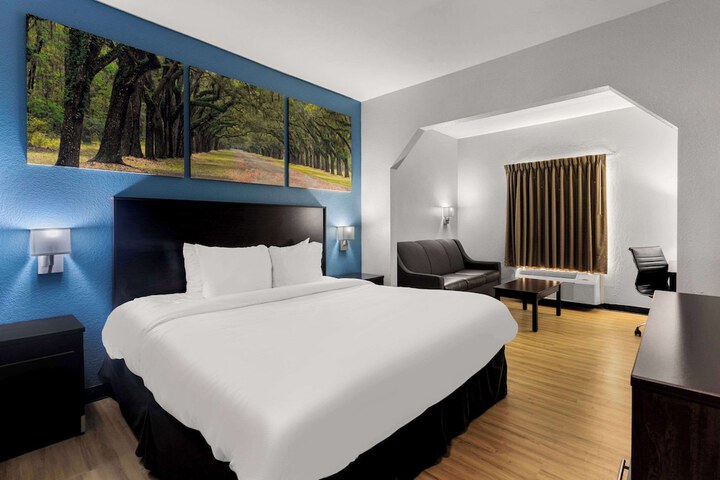Room 14 of 33