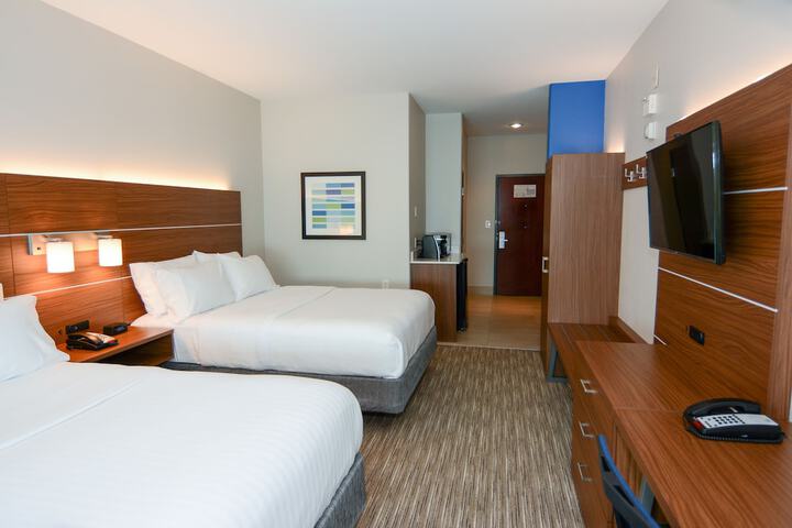 Room 25 of 39
