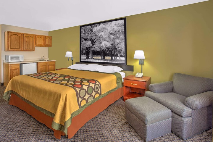Room 5 of 16
