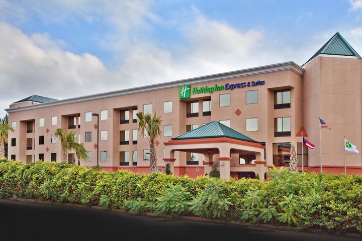 Holiday Inn Express Hotel & Suites by IHG