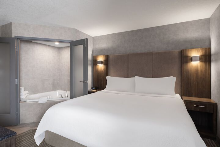 Room 28 of 42