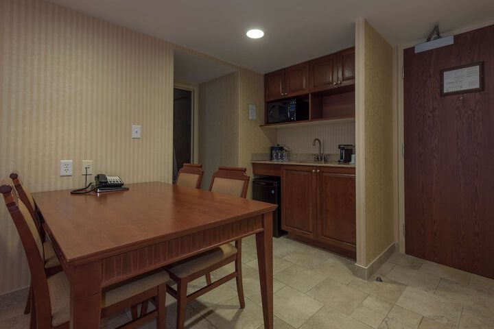 Room 68 of 97