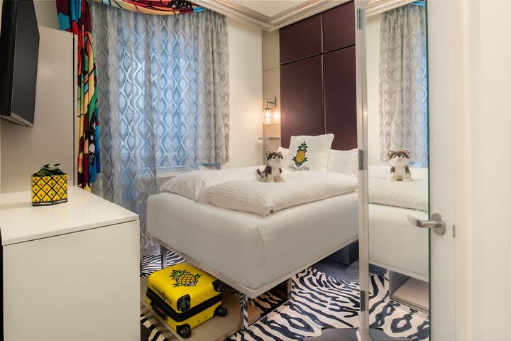 Room 43 of 72