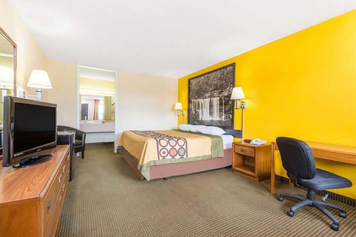 Room 5 of 17