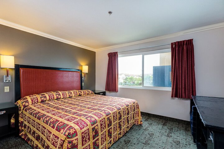 Room 4 of 23