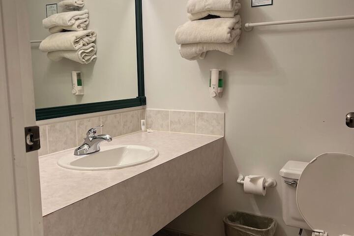 Room 8 of 15