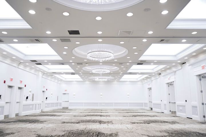 Crowne Plaza Providence-Warwick Airport by IHG
