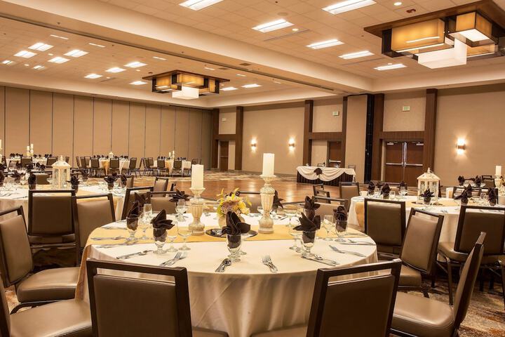 DoubleTree by Hilton Fresno Convention Center