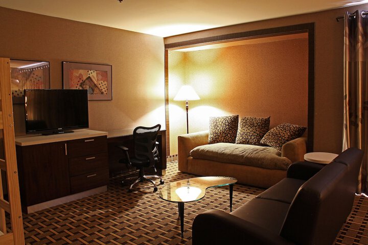 Room 34 of 84