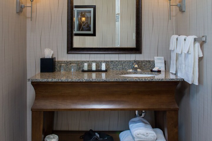 Embassy Suites Saratoga Springs
