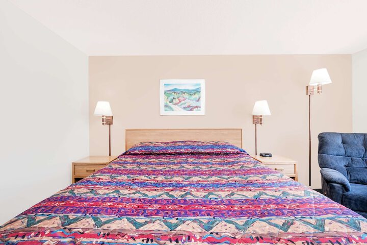 Room 5 of 15