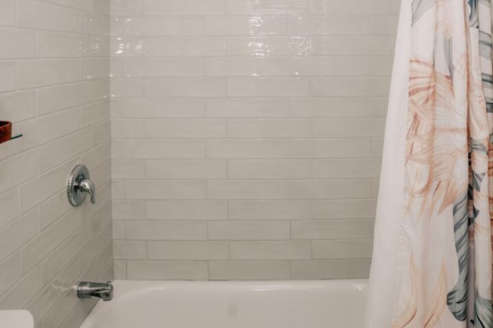 Room 228 of 283