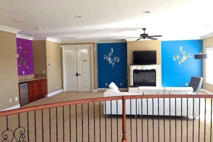 Room 35 of 82
