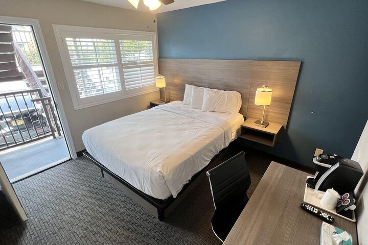 Room 33 of 88