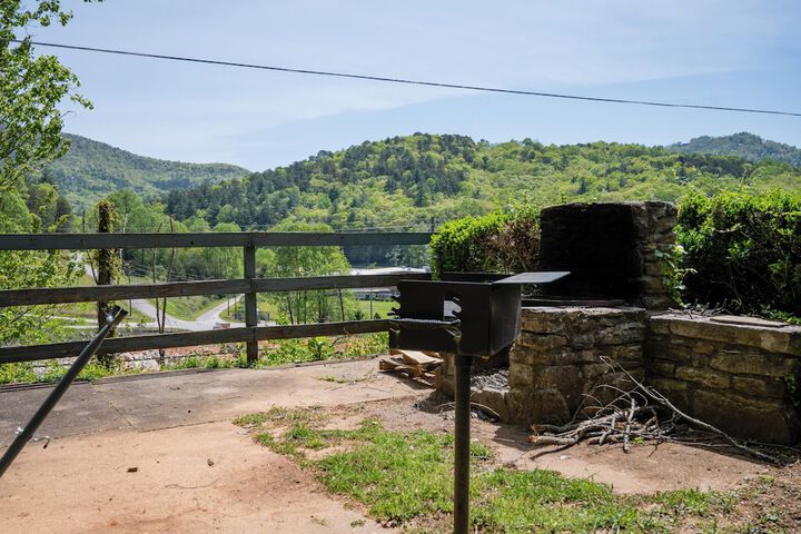 Mountain Aire Cottages Inn & Glamping
