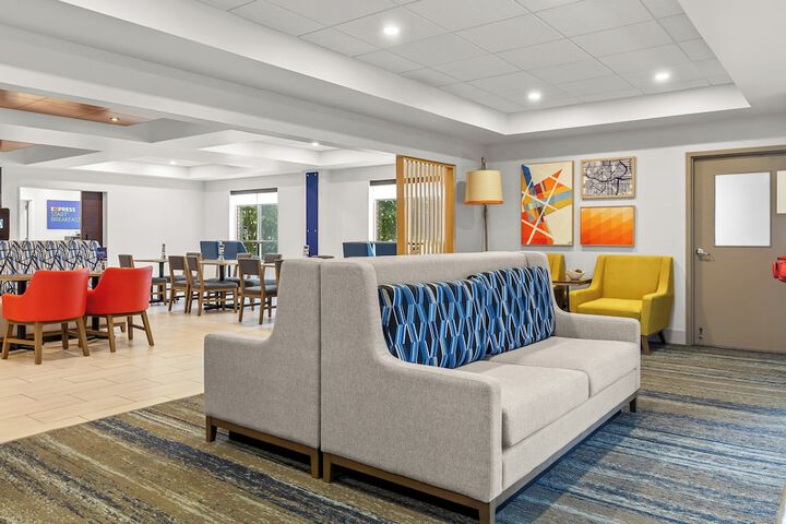 Holiday Inn Express & Suites Vandalia by IHG