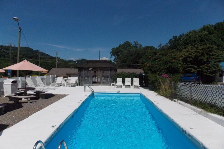 Pool 7 of 38