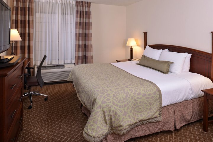 Staybridge Suites Indianapolis-Airport by IHG