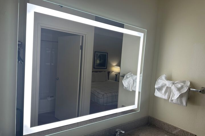 La Quinta Inn & Suites by Wyndham Sawgrass