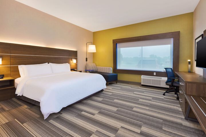 Room 15 of 40