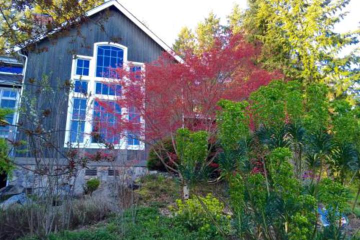 Hideaway Lodge Bed & Breakfast