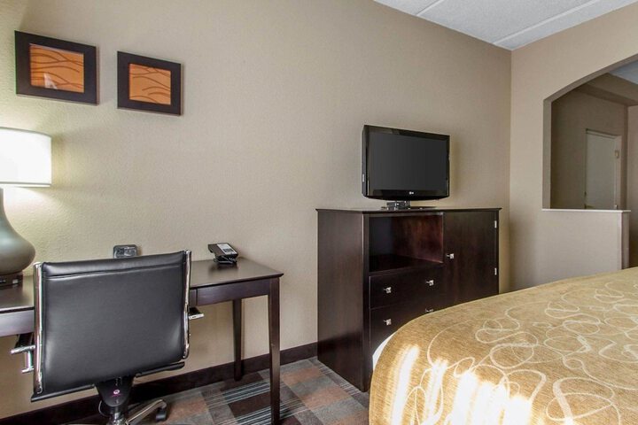 Room 7 of 32
