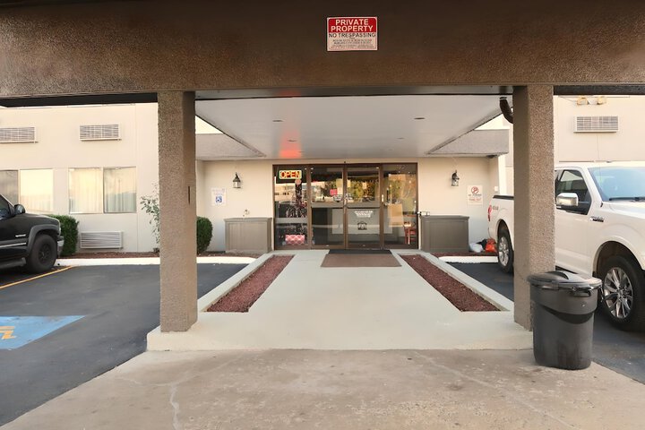 Hotel 4 of 19