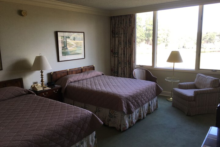 Room 40 of 72