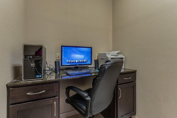 Business Center 52 of 53