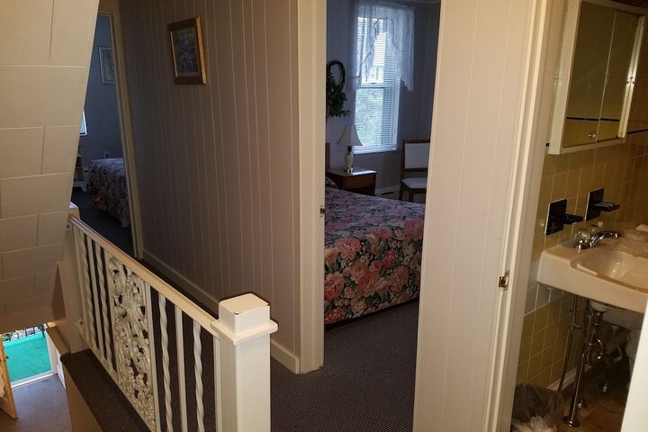 Room 70 of 76