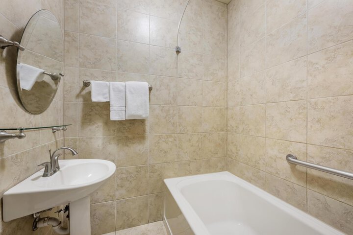 Best Western Plus Swiss Chalet Hotel & Suites