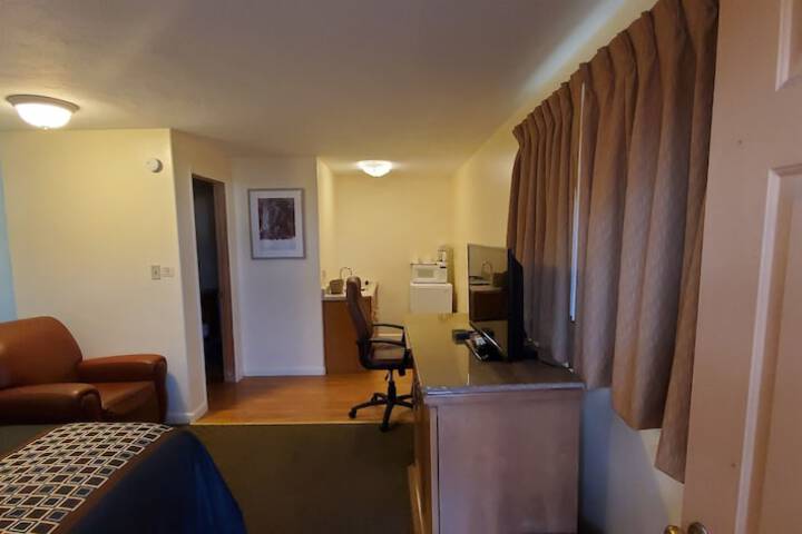 Room 23 of 37