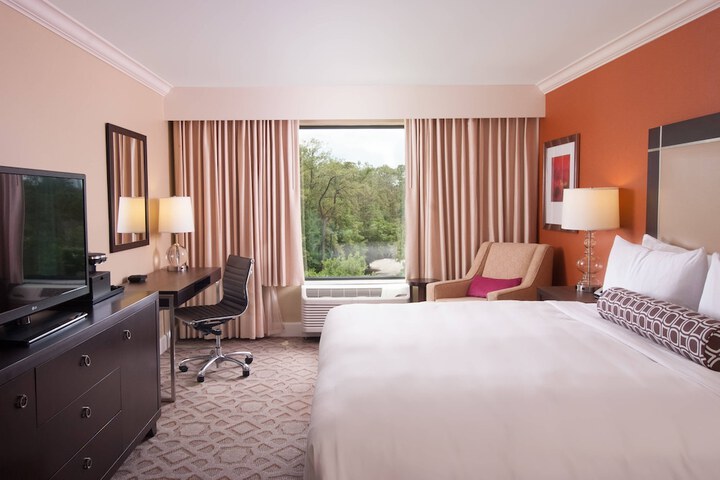 Room 25 of 44