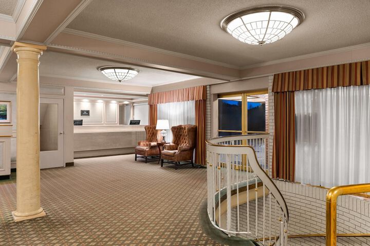 Royal Scot Hotel & Suites Trademark Collection by Wyndham