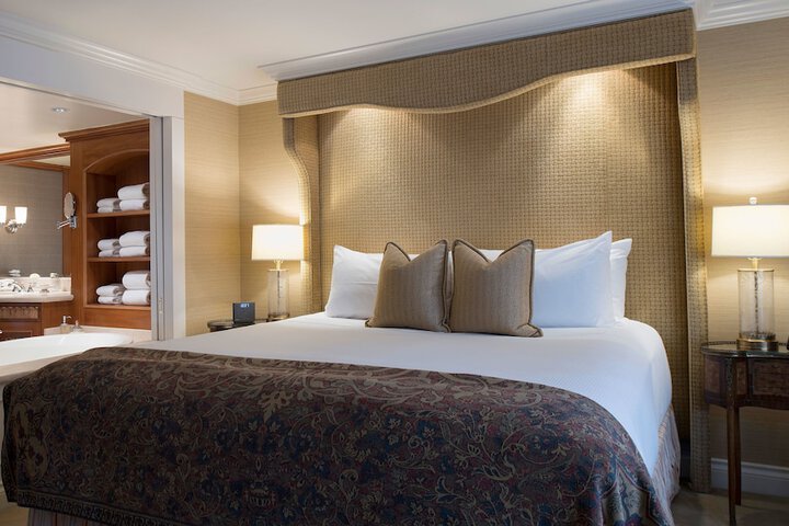 Room 32 of 53