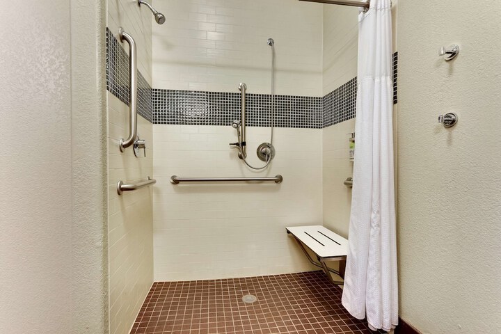 Room 20 of 37