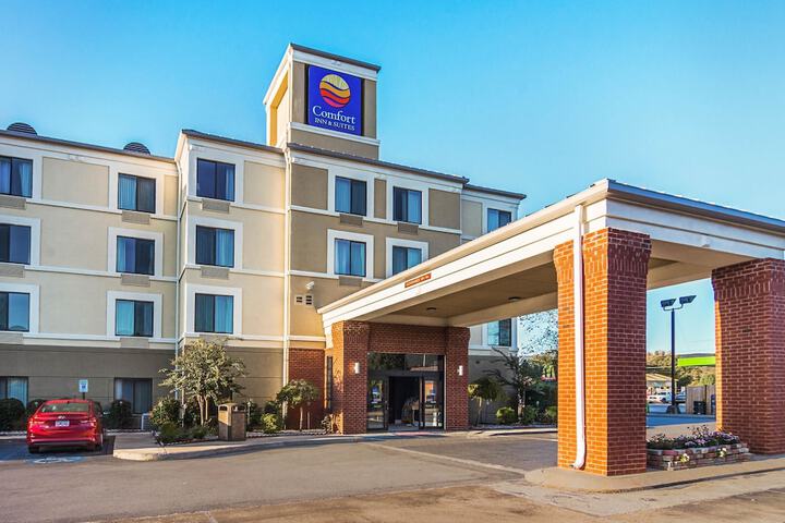 Hotel 2 of 33