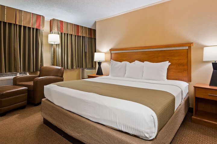 Room 21 of 28